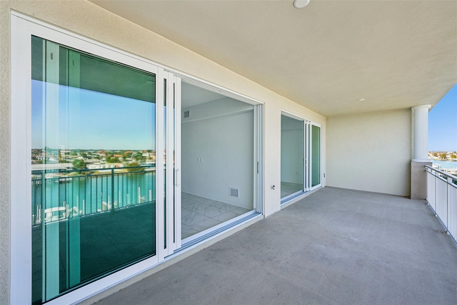 DOLPHIN HARBOUR CONDO - Residential