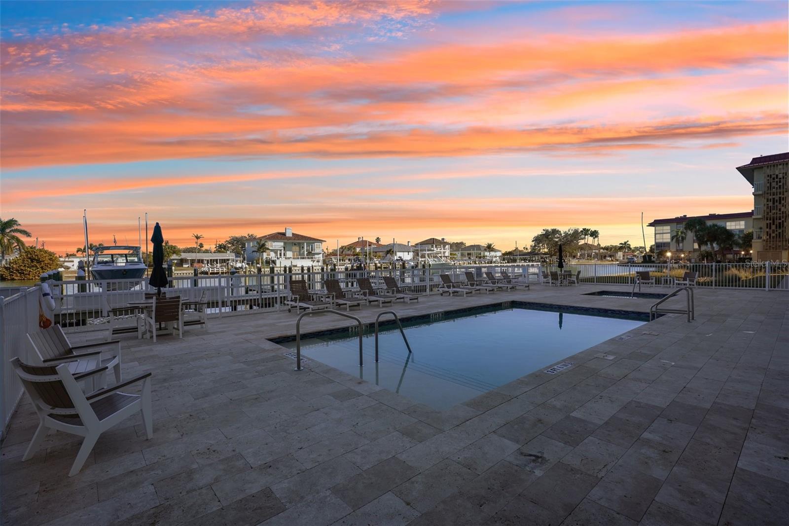 DOLPHIN HARBOUR CONDO - Residential