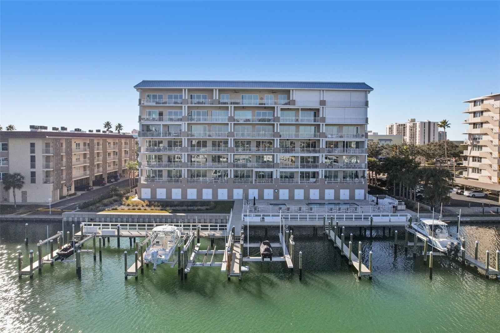 DOLPHIN HARBOUR CONDO - Residential