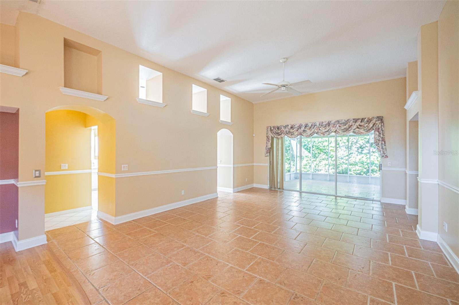 7004 PINE HOLLOW DRIVE