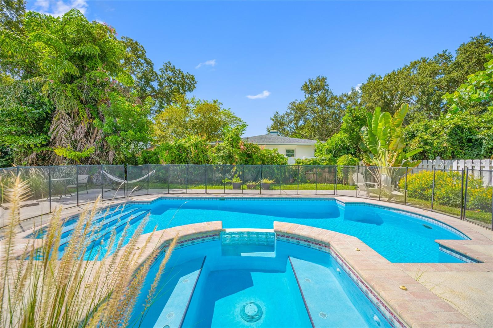 Casas a venda 1 - Jen Dantas 1225 11TH STREET N