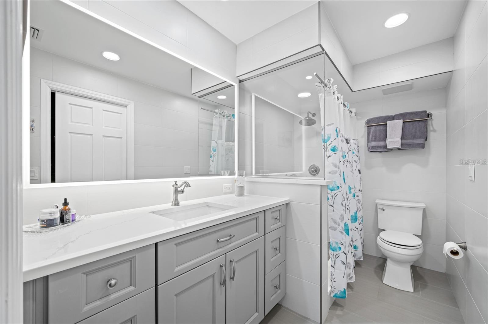 SAND PEBBLE POINTE CONDO - Residential