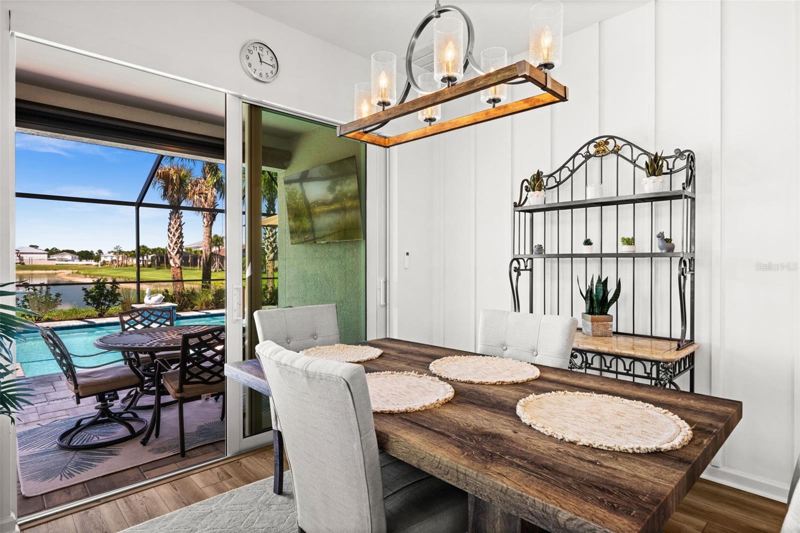NORTHRIDGE - Residential