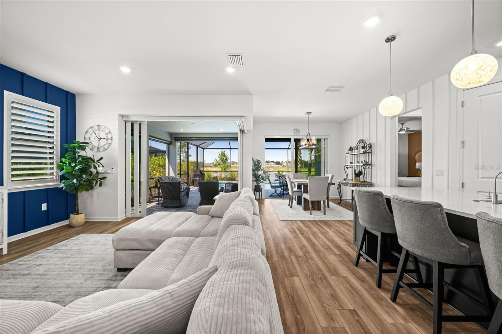 NORTHRIDGE - Residential