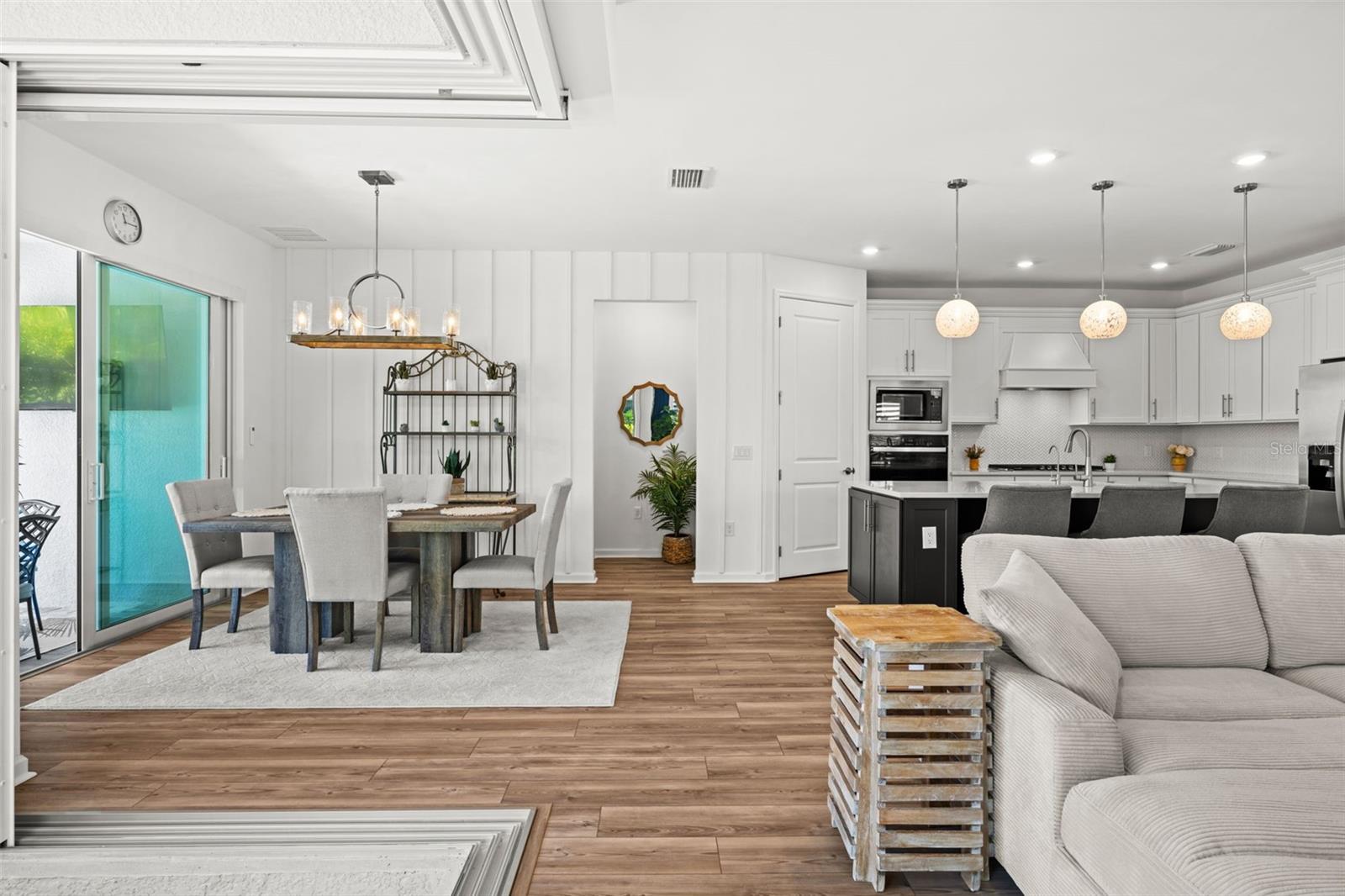 NORTHRIDGE - Residential