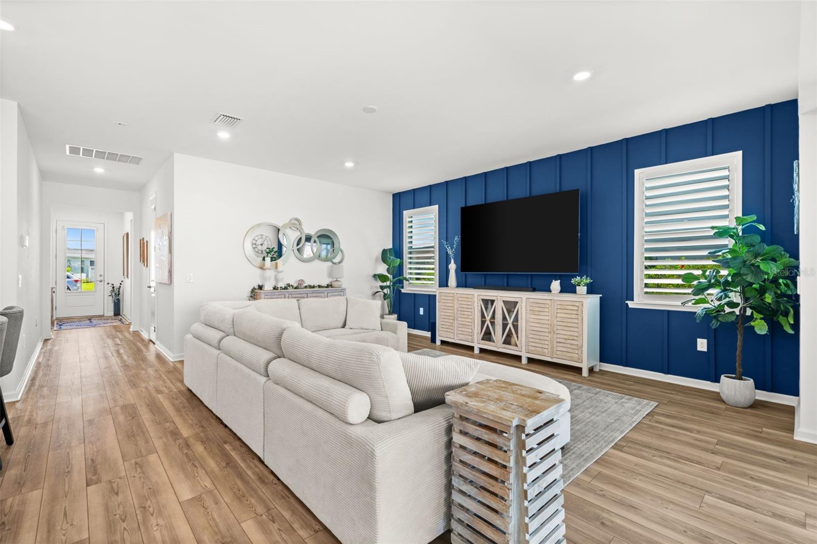 NORTHRIDGE - Residential