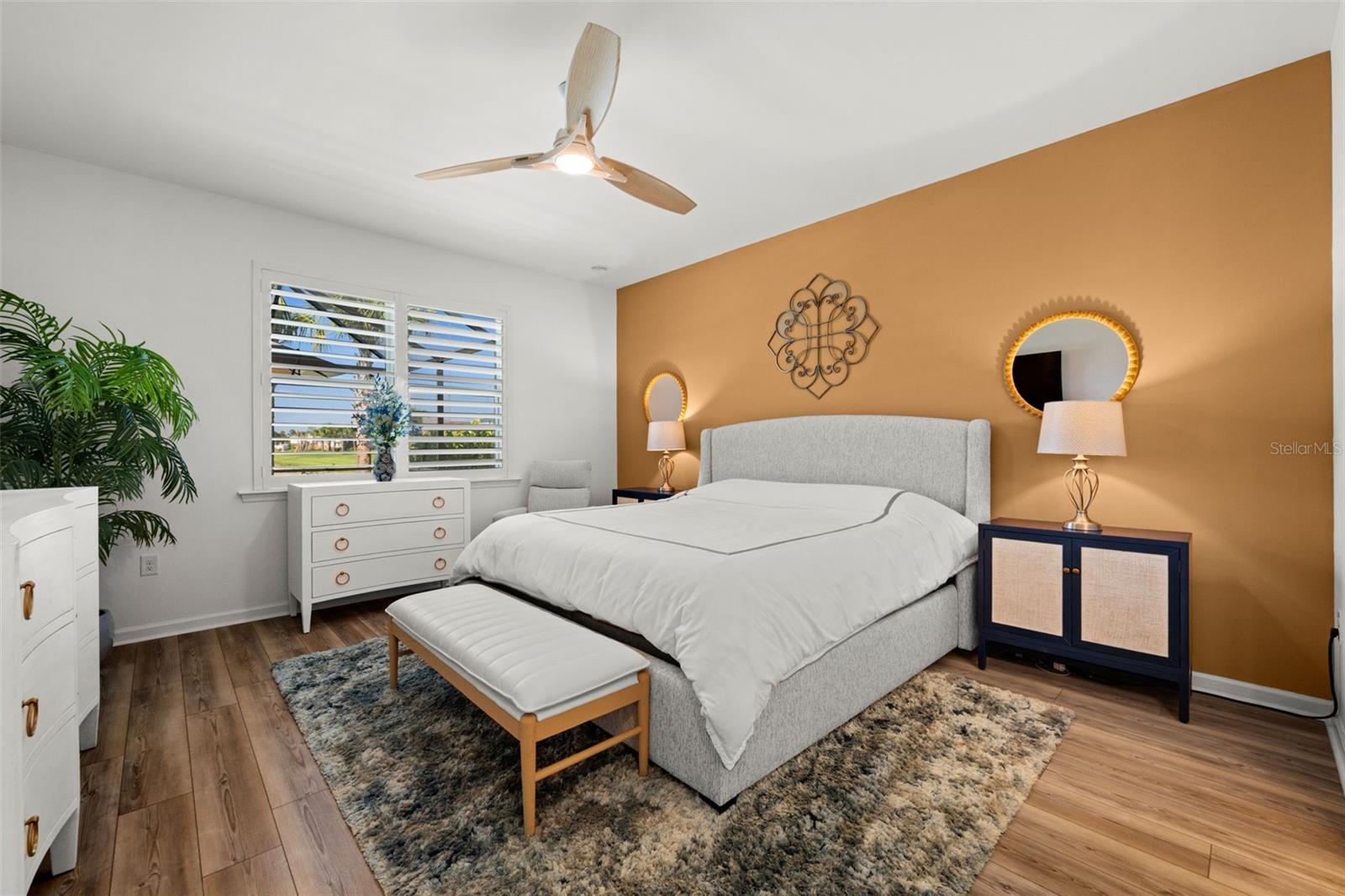 NORTHRIDGE - Residential