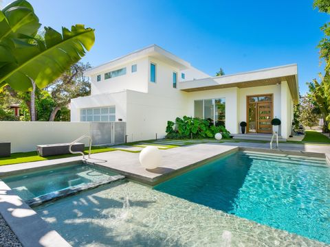 Photo of 2624 Mulberry Terrace, Sarasota, FL 34239 (MLS # A4668284)