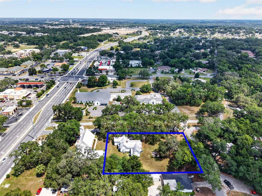 Photo of 112 W Mcclendon Street, Lady Lake, FL 32159 (MLS # G5114301)