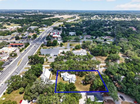 Photo of 112 W Mcclendon Street, Lady Lake, FL 32159 (MLS # G5114301)
