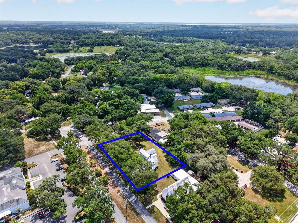 Photo of 112 W Mcclendon Street, Lady Lake, FL 32159 (MLS # G5114301)