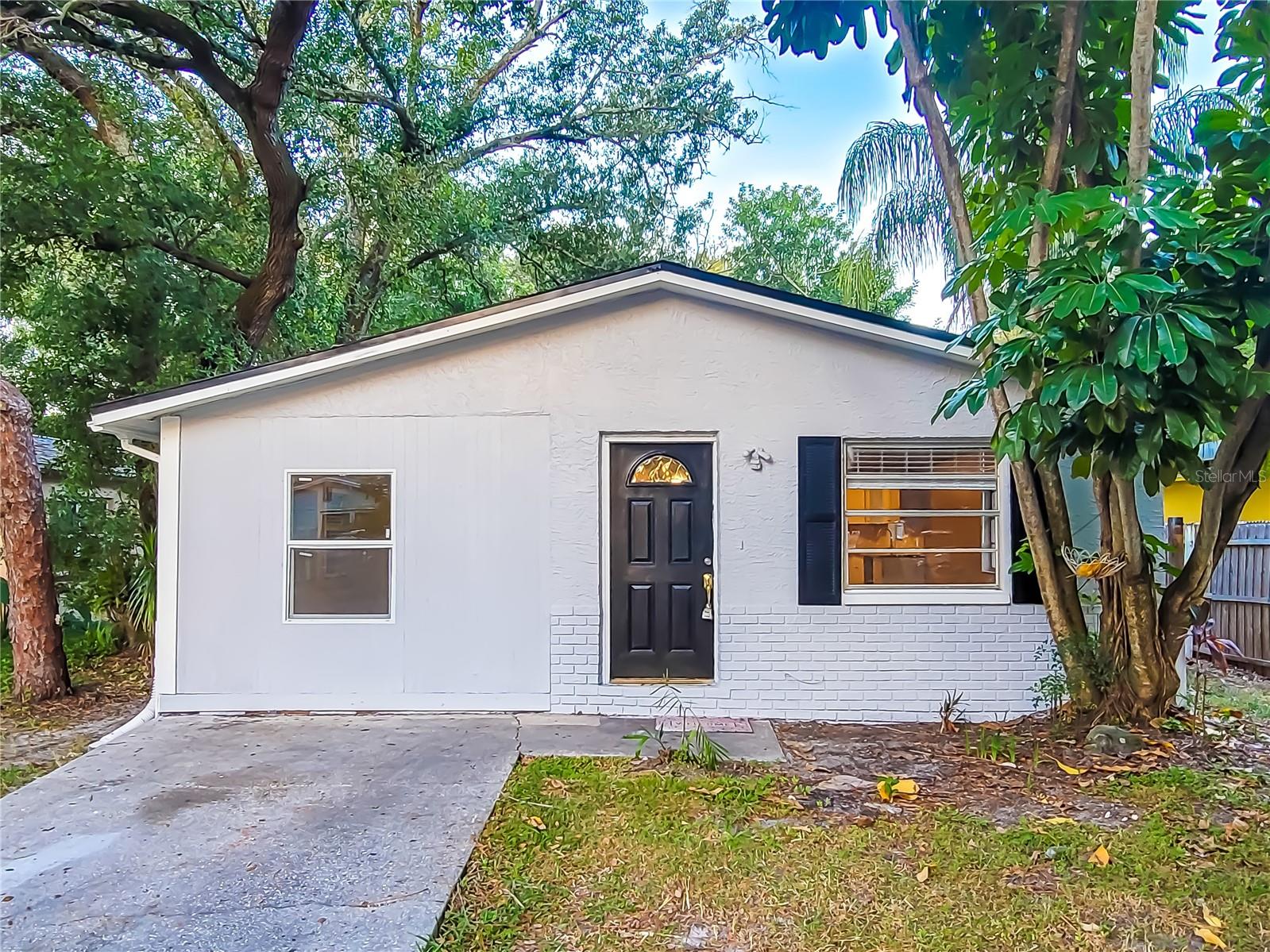 FOUR PINES - Residential