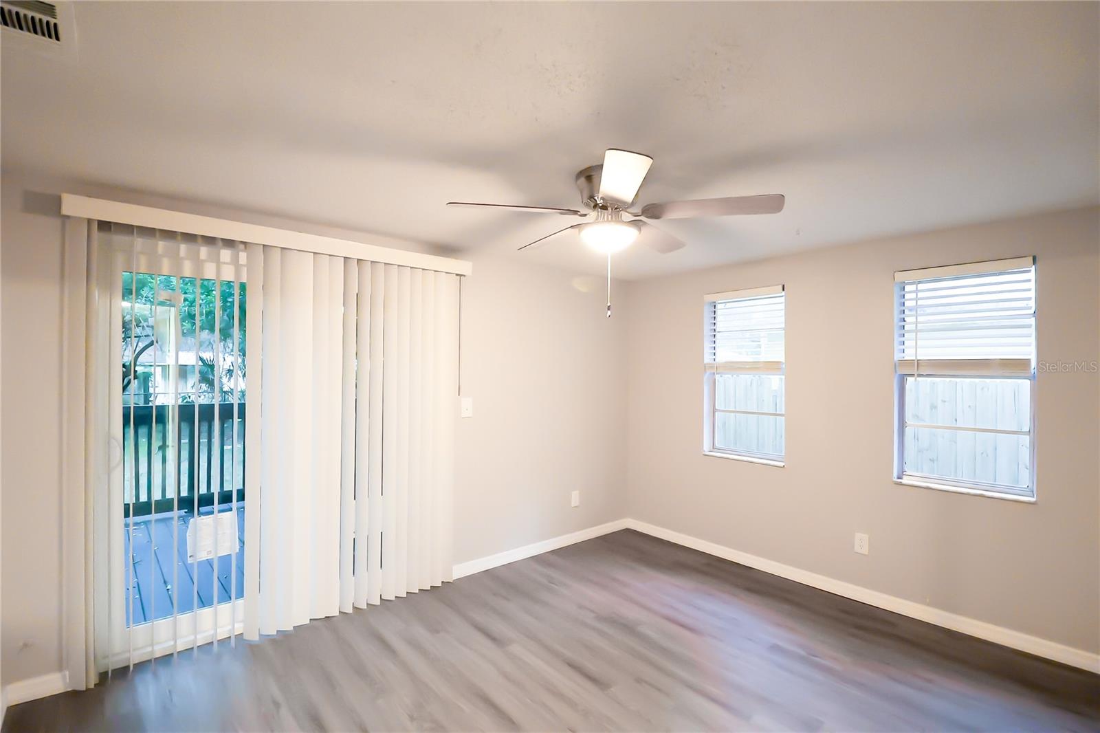 FOUR PINES - Residential