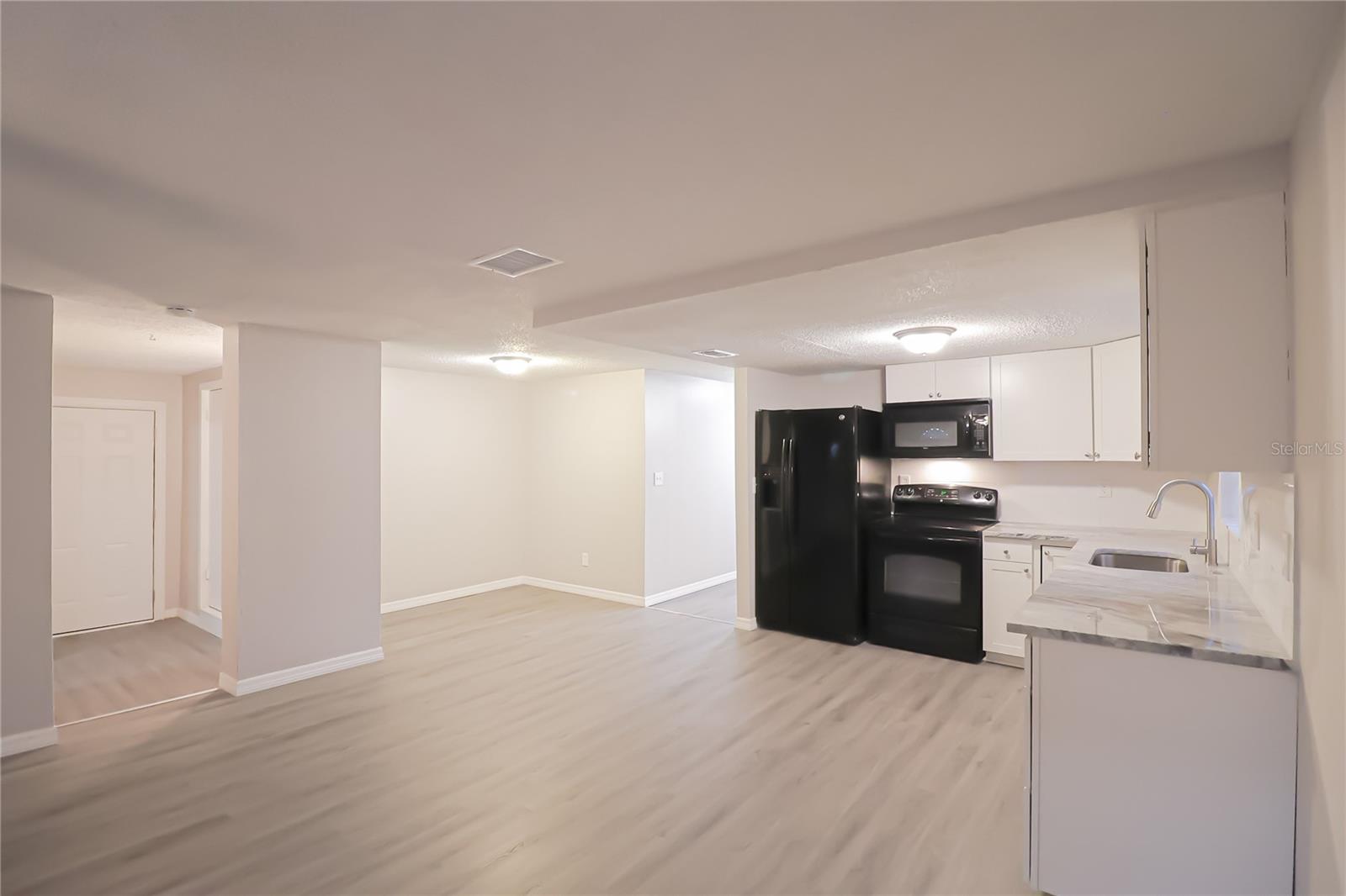 FOUR PINES - Residential