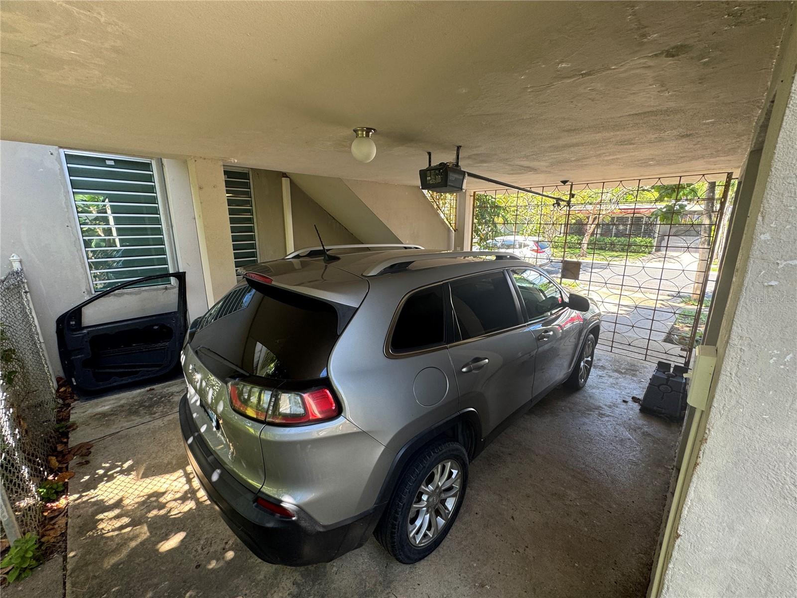 UNIVERSITY GARDENS - Residential Income