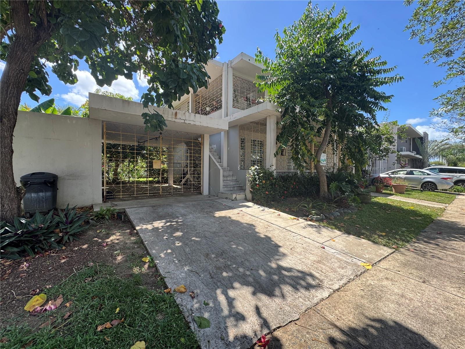 UNIVERSITY GARDENS - Residential Income