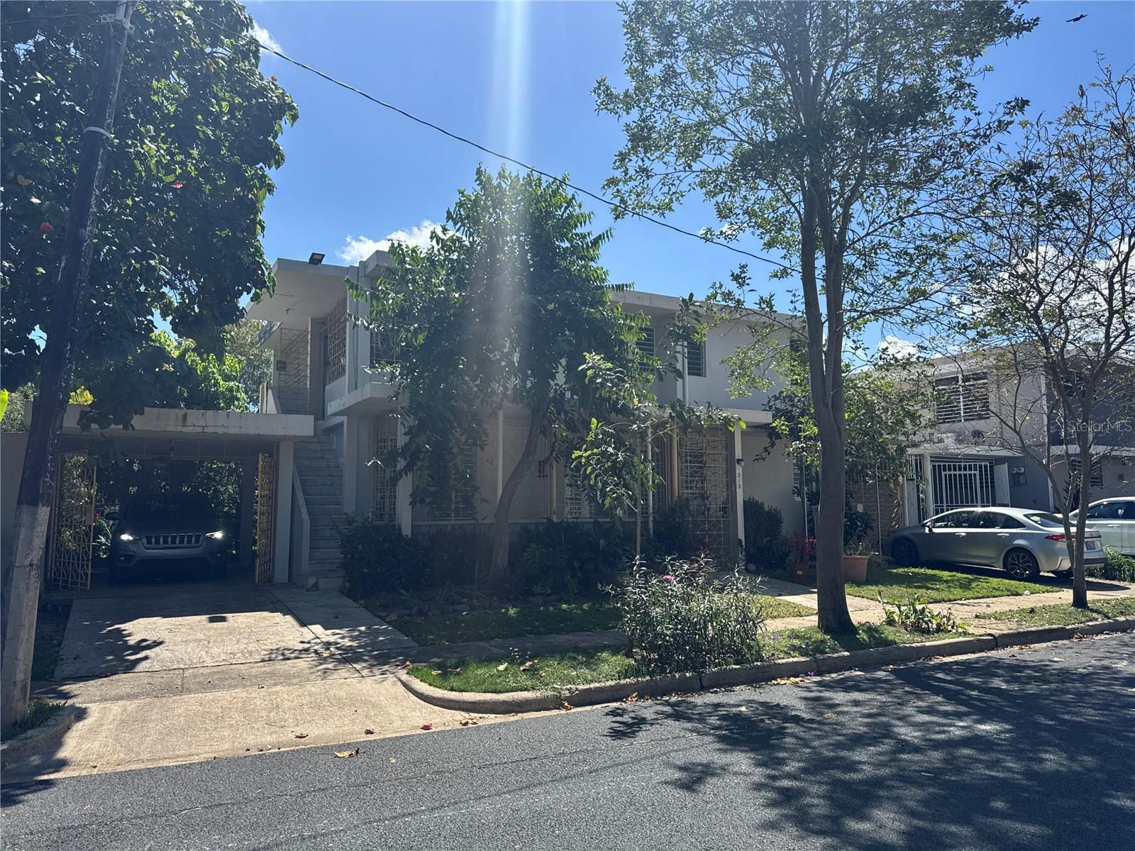 UNIVERSITY GARDENS - Residential Income