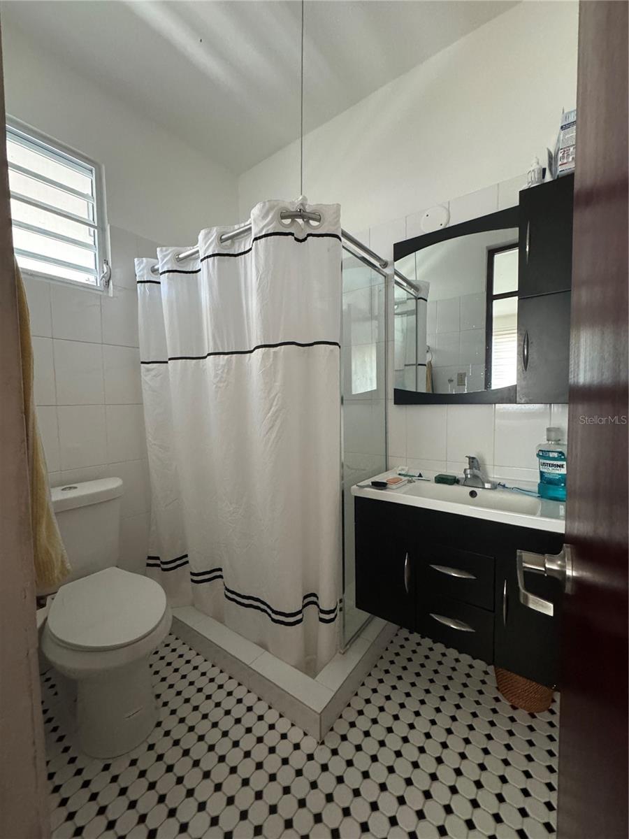 UNIVERSITY GARDENS - Residential Income