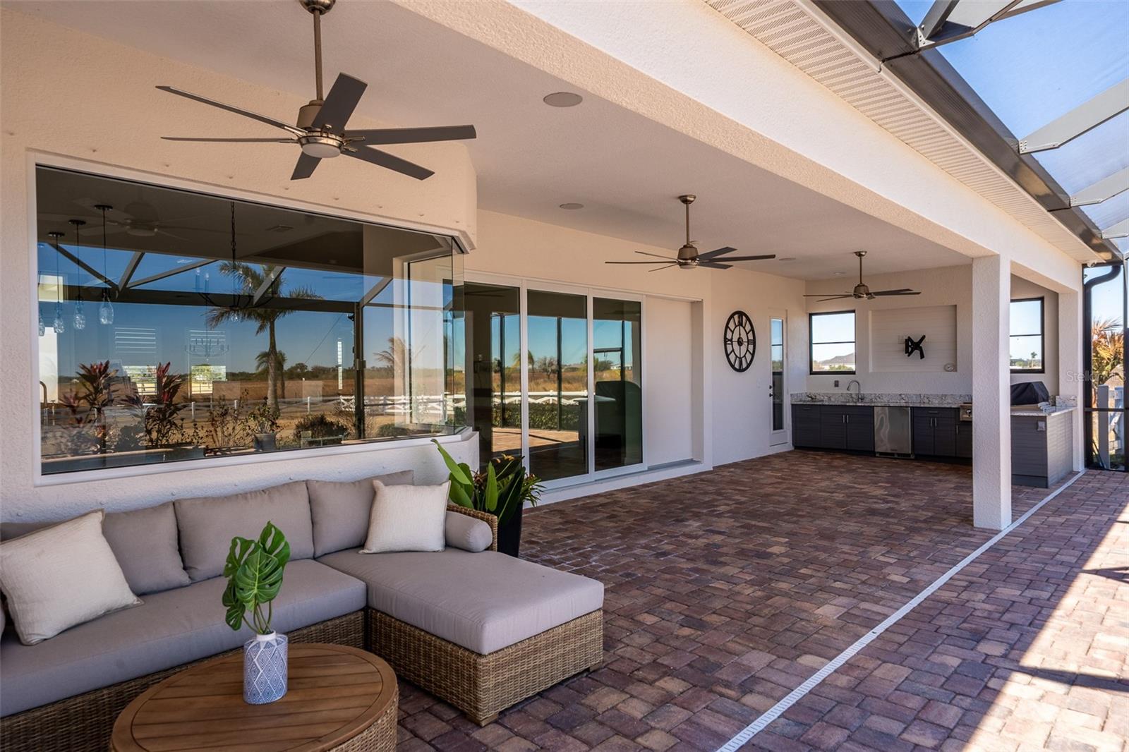 HAMPTON LAKES - Residential