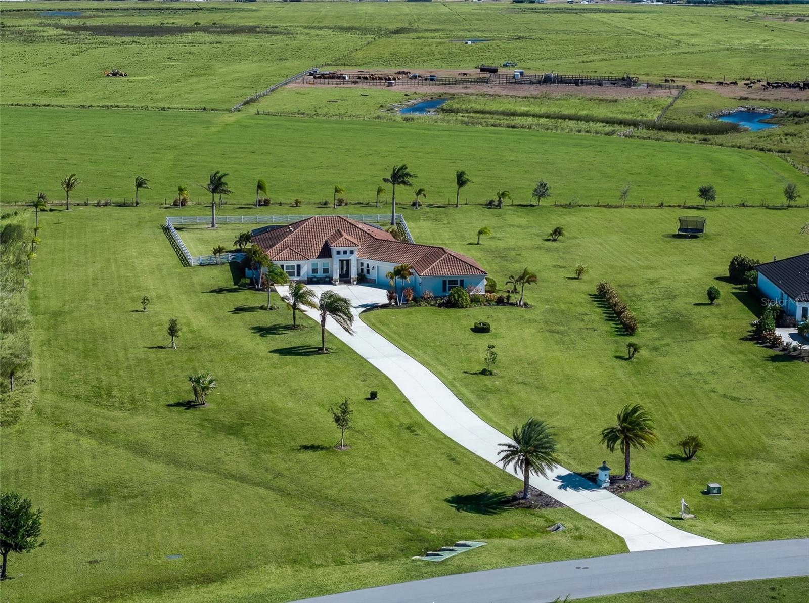 HAMPTON LAKES - Residential