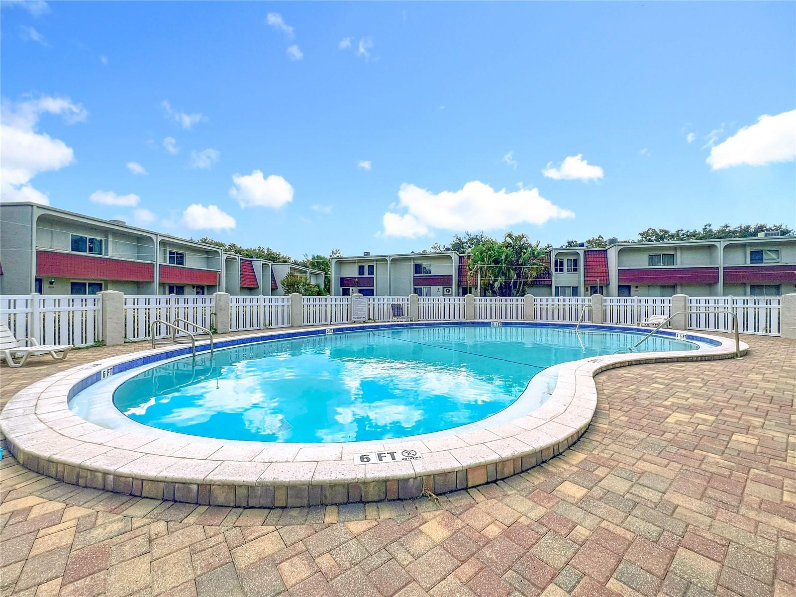 1861 PINE CONE CIR