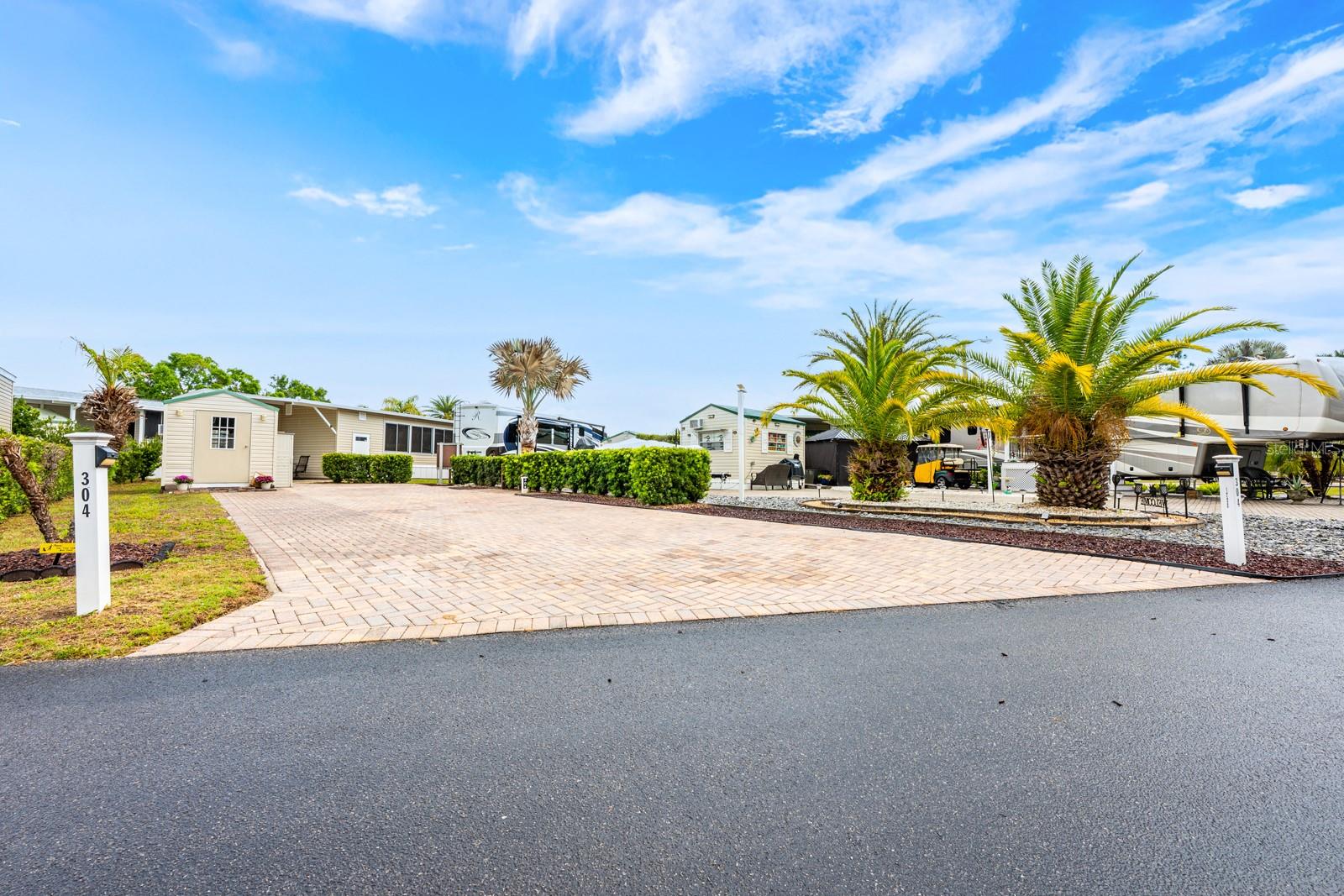 2410 LIMEWOOD AVENUE 304