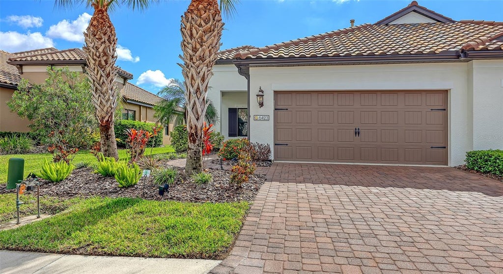 Photo of 6423 Positano Court, Sarasota, FL 34243 (MLS # A4705208)