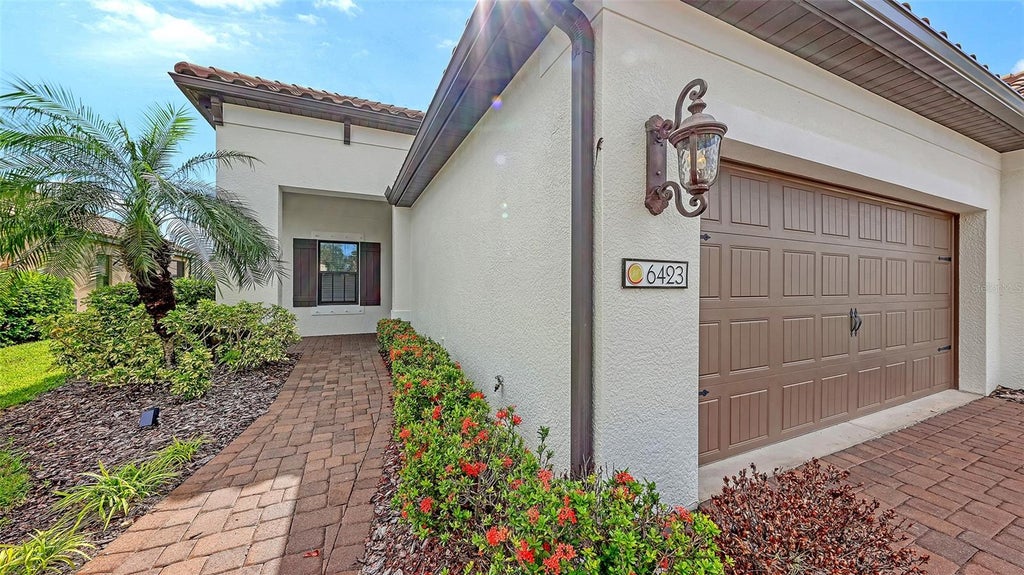 Photo of 6423 Positano Court, Sarasota, FL 34243 (MLS # A4705208)