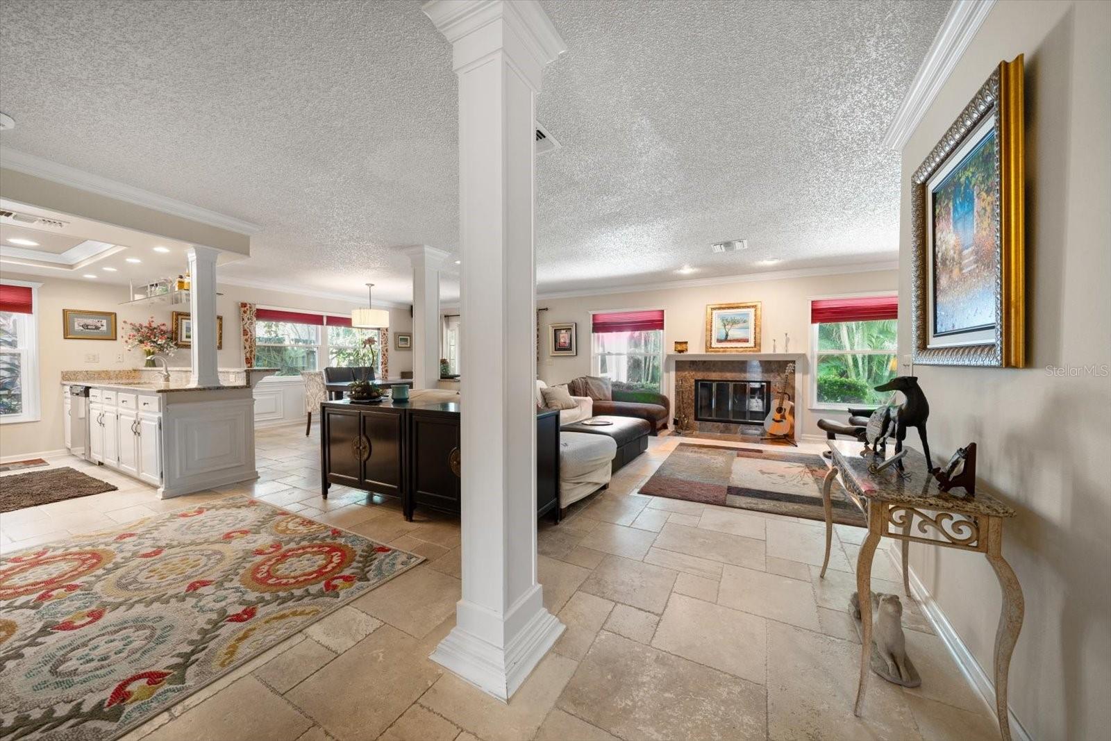 164 LAKE SHORE DR W DRIVE W