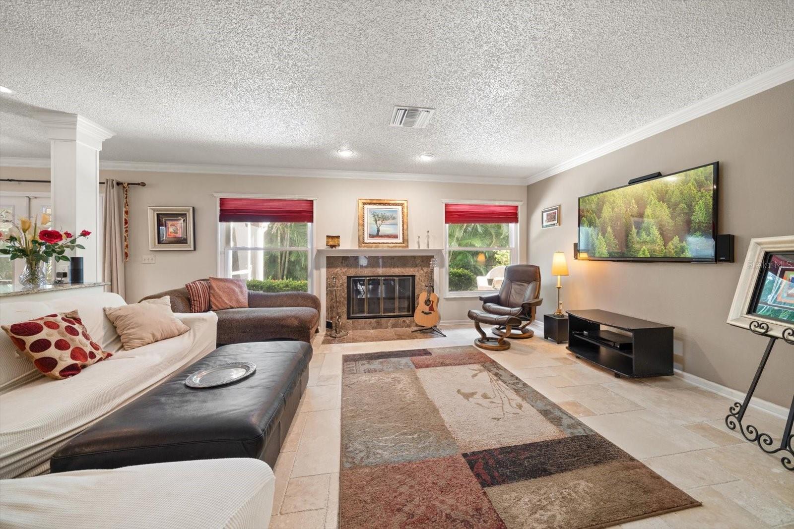 164 LAKE SHORE DR W DRIVE W