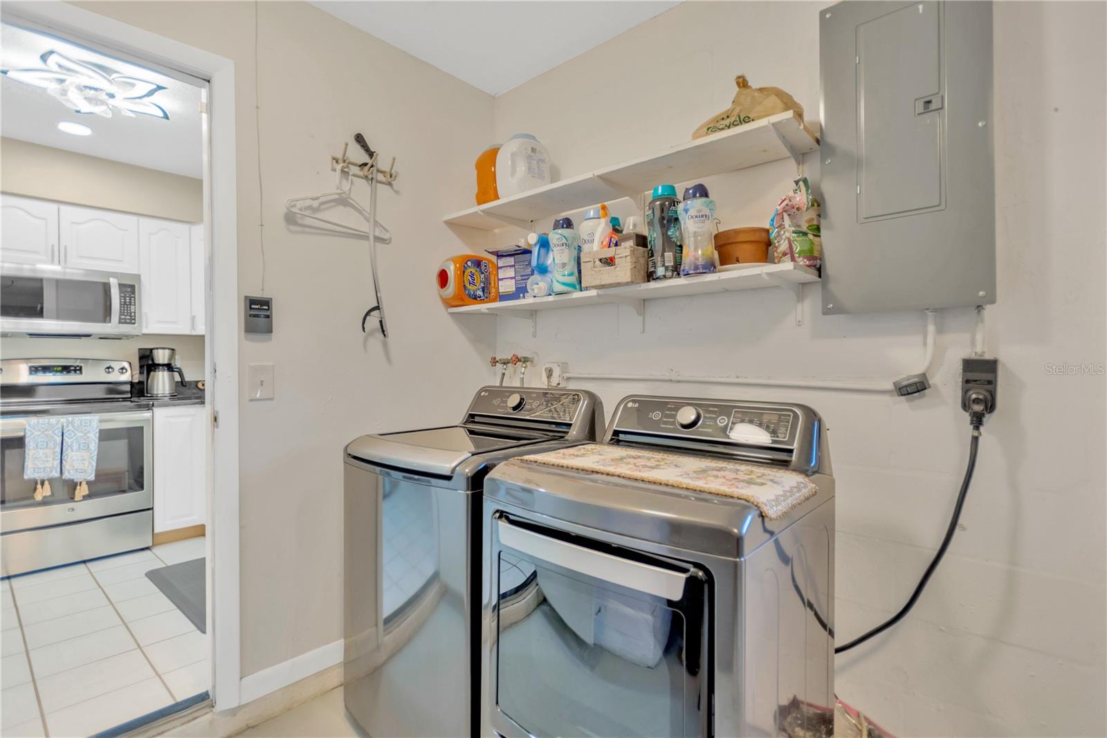 LAKE BREEZE ESTATES REP - Residential