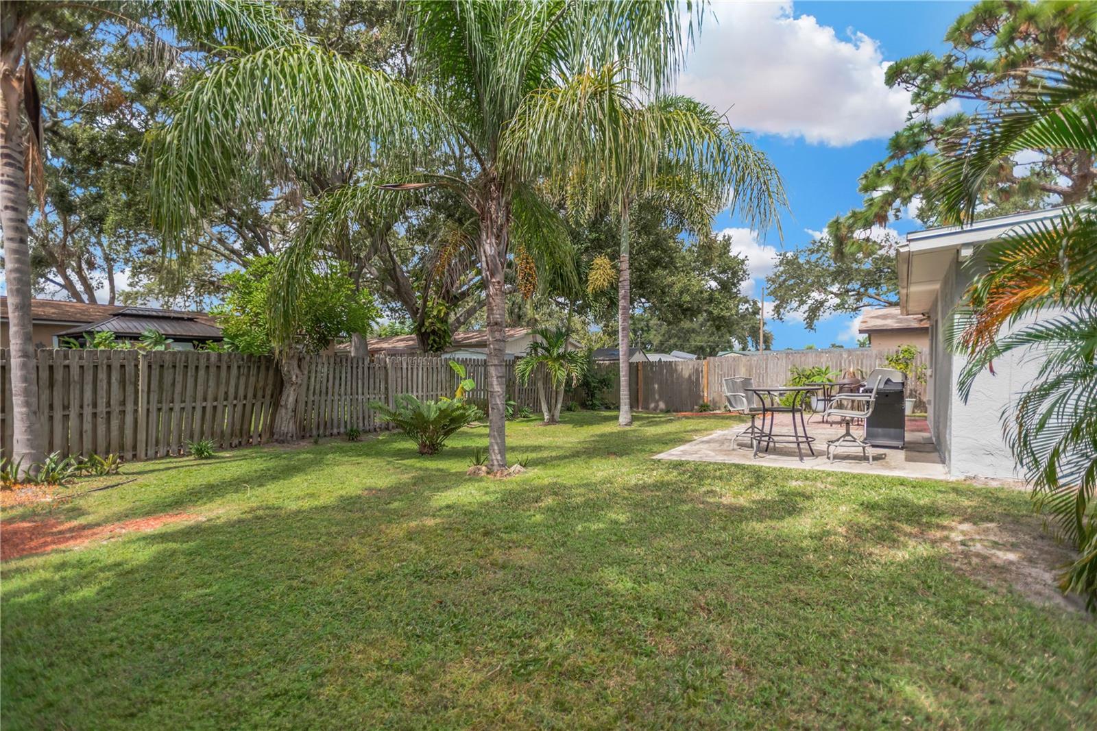 LAKE BREEZE ESTATES REP - Residential