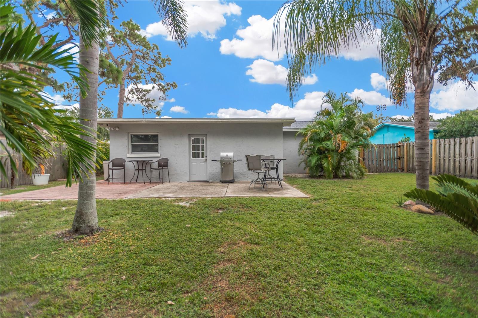 LAKE BREEZE ESTATES REP - Residential