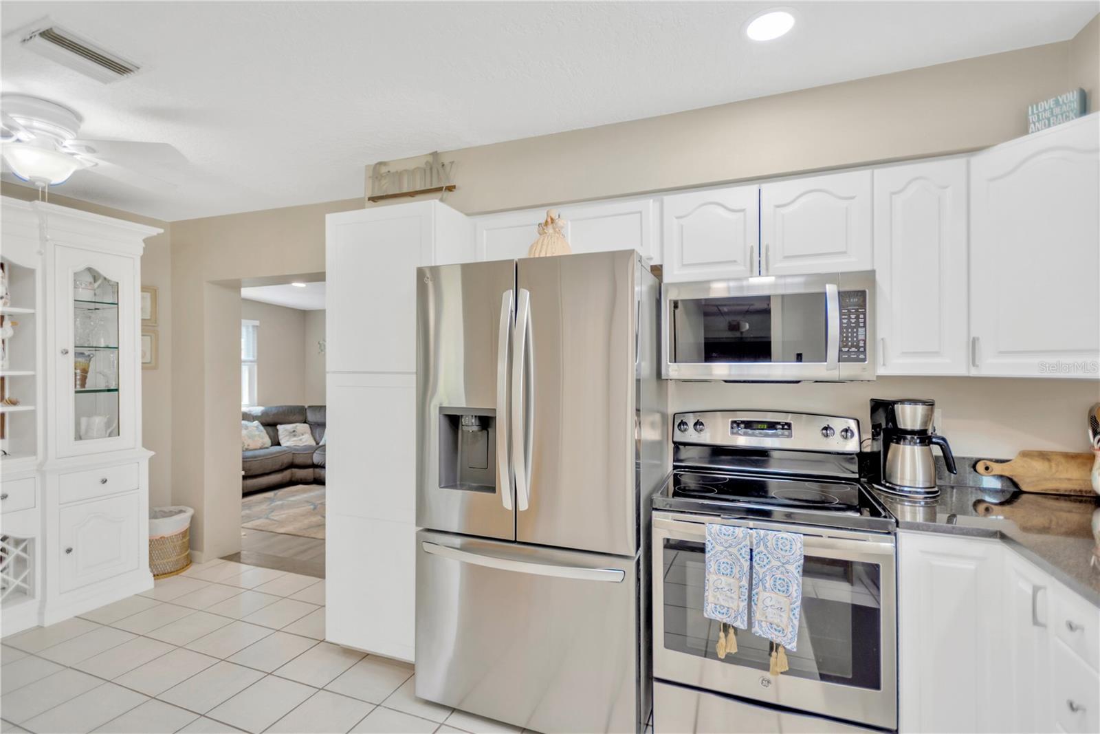 LAKE BREEZE ESTATES REP - Residential