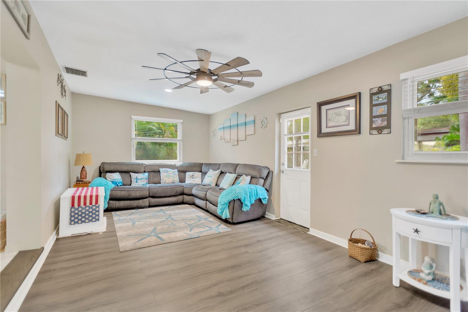 LAKE BREEZE ESTATES REP - Residential