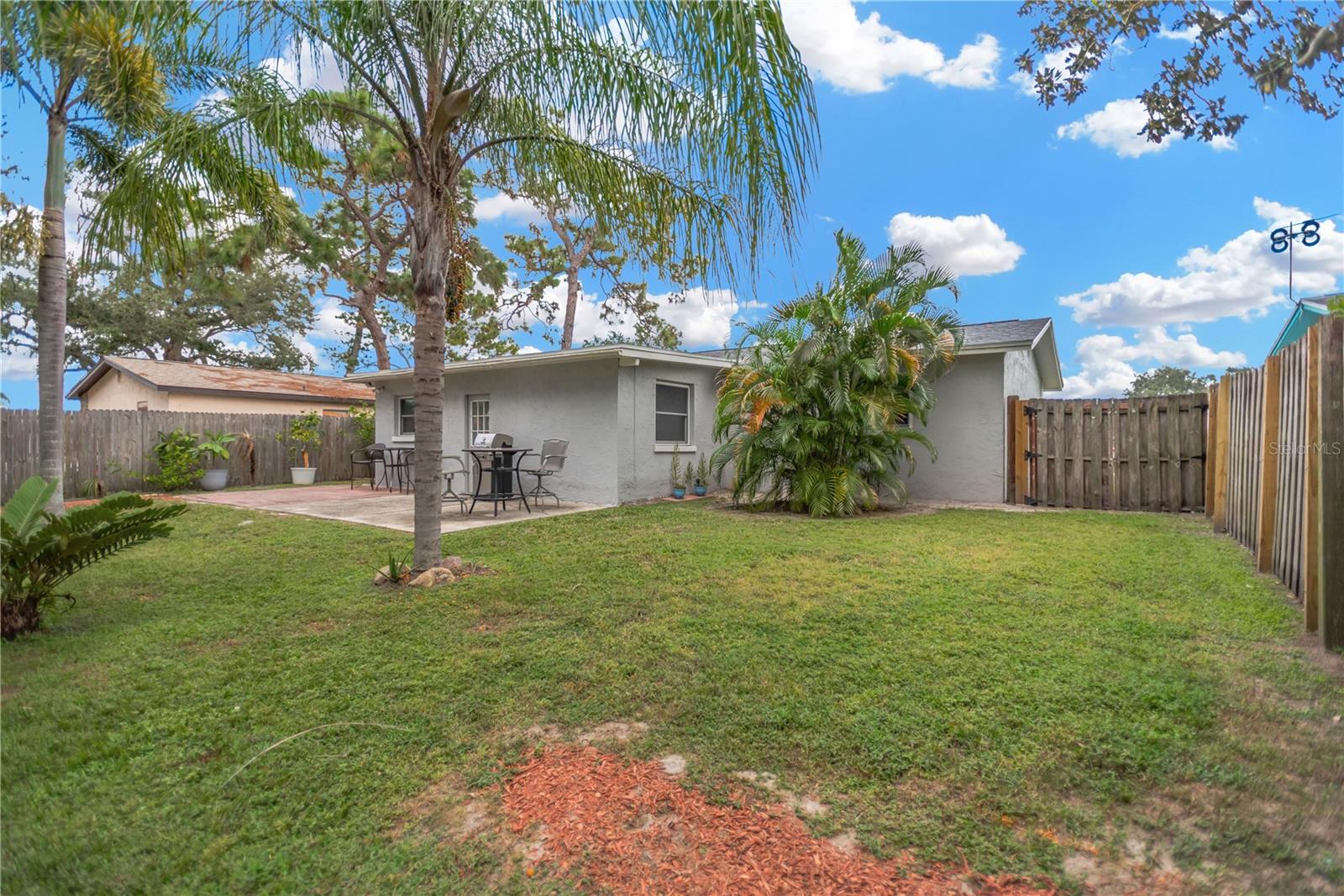 LAKE BREEZE ESTATES REP - Residential