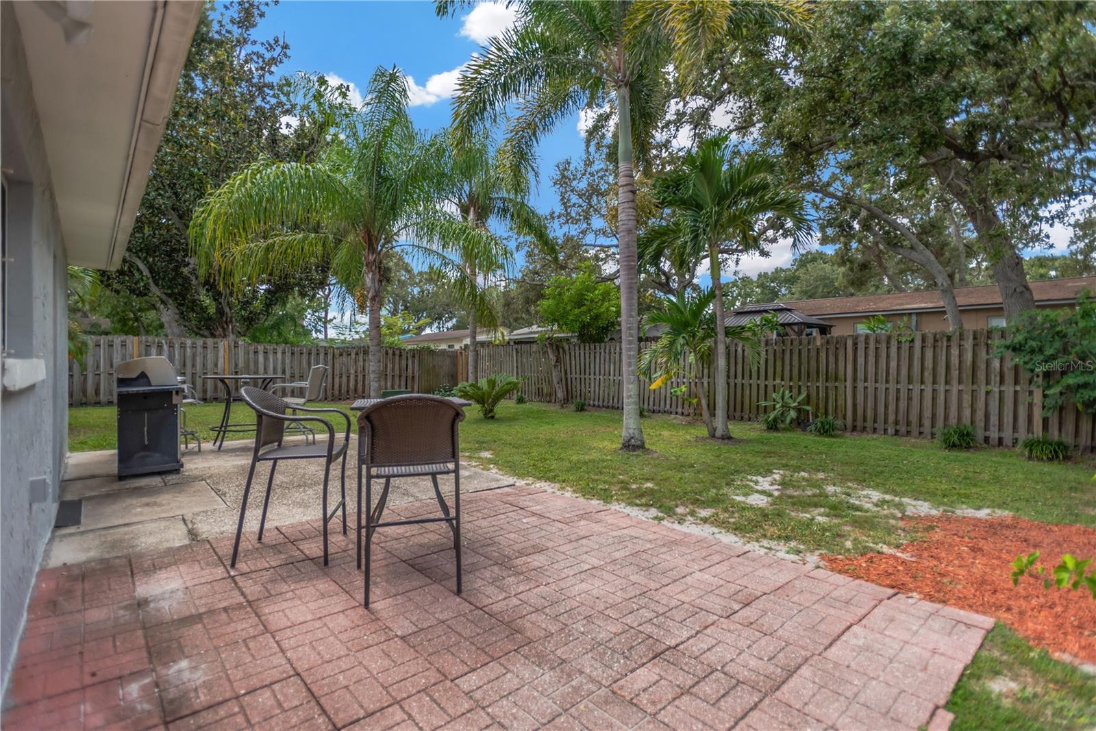 LAKE BREEZE ESTATES REP - Residential
