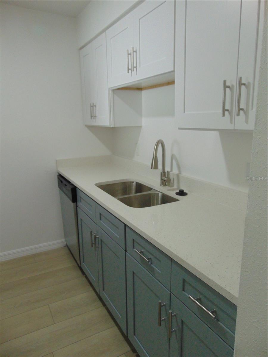 9119 TUDOR DRIVE E102