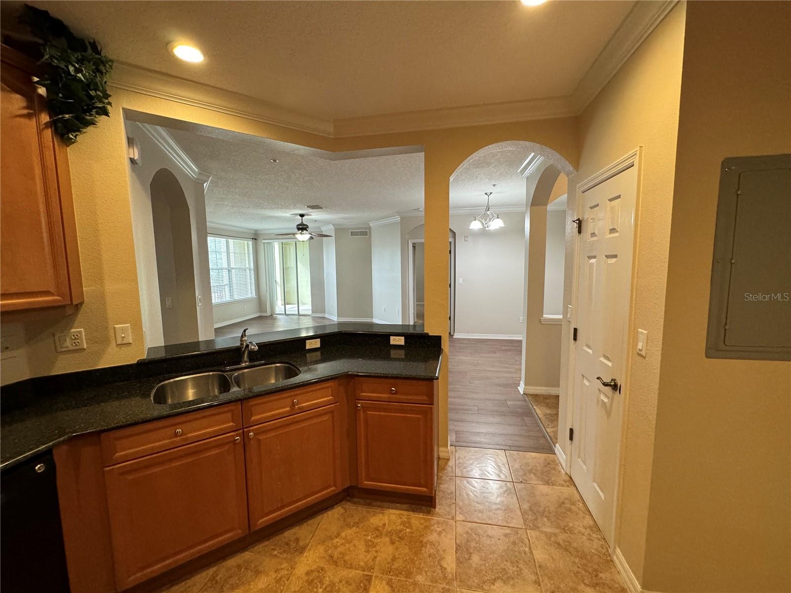 LAKESIDE/LKS/WINDERMERE PH 4 - Residential Lease