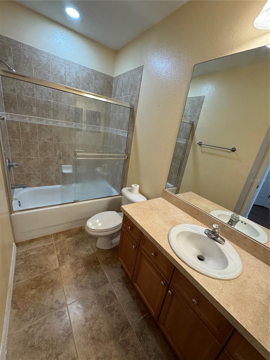 LAKESIDE/LKS/WINDERMERE PH 4 - Residential Lease