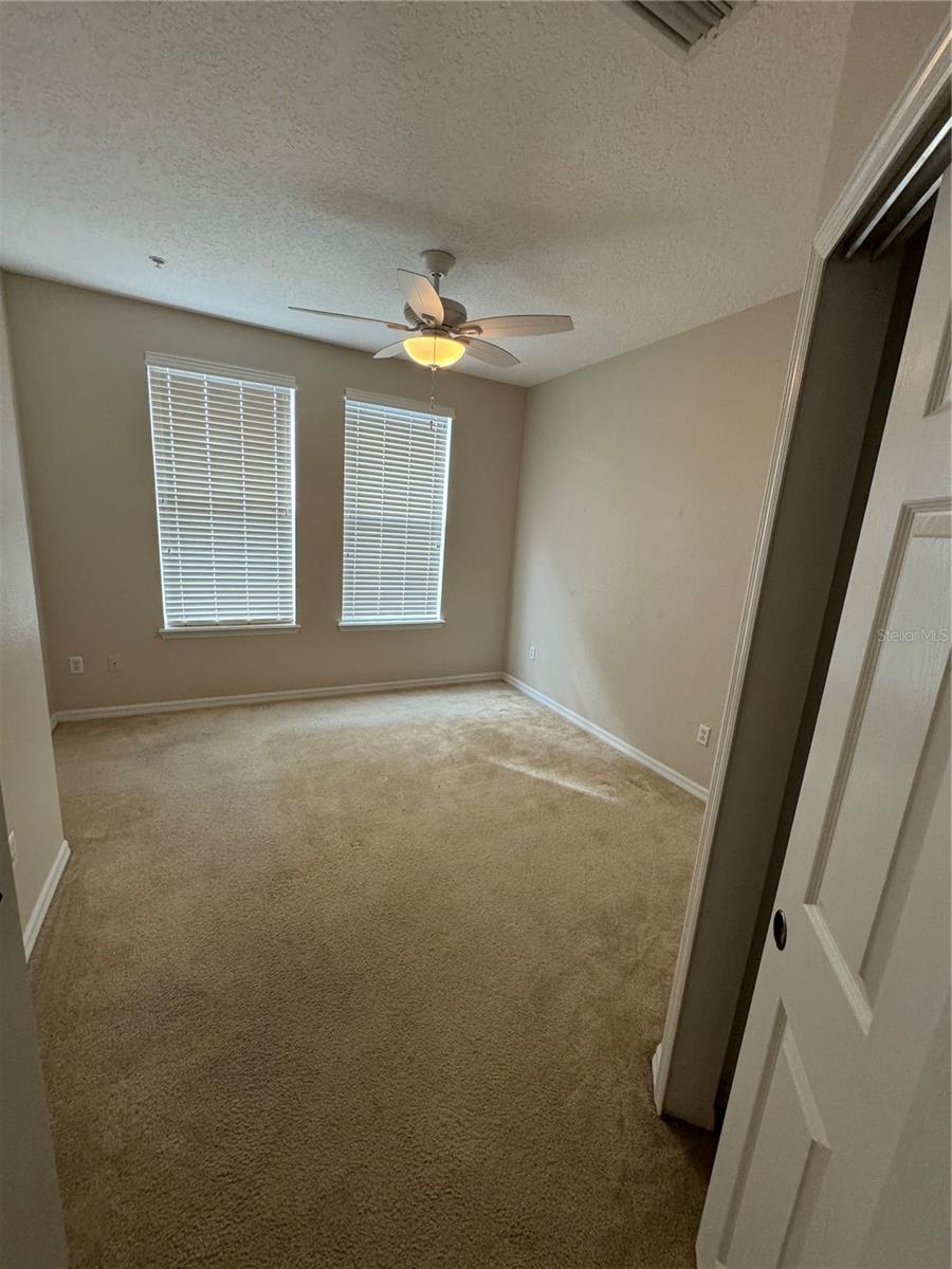 LAKESIDE/LKS/WINDERMERE PH 4 - Residential Lease