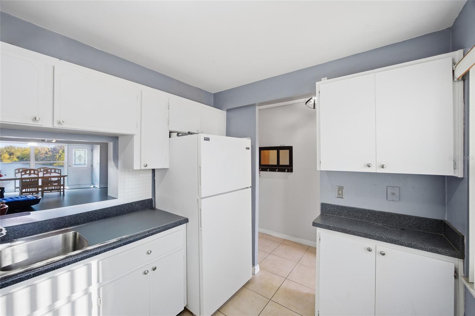 IMPERIAL PARK CO-OP BLDG - Residential