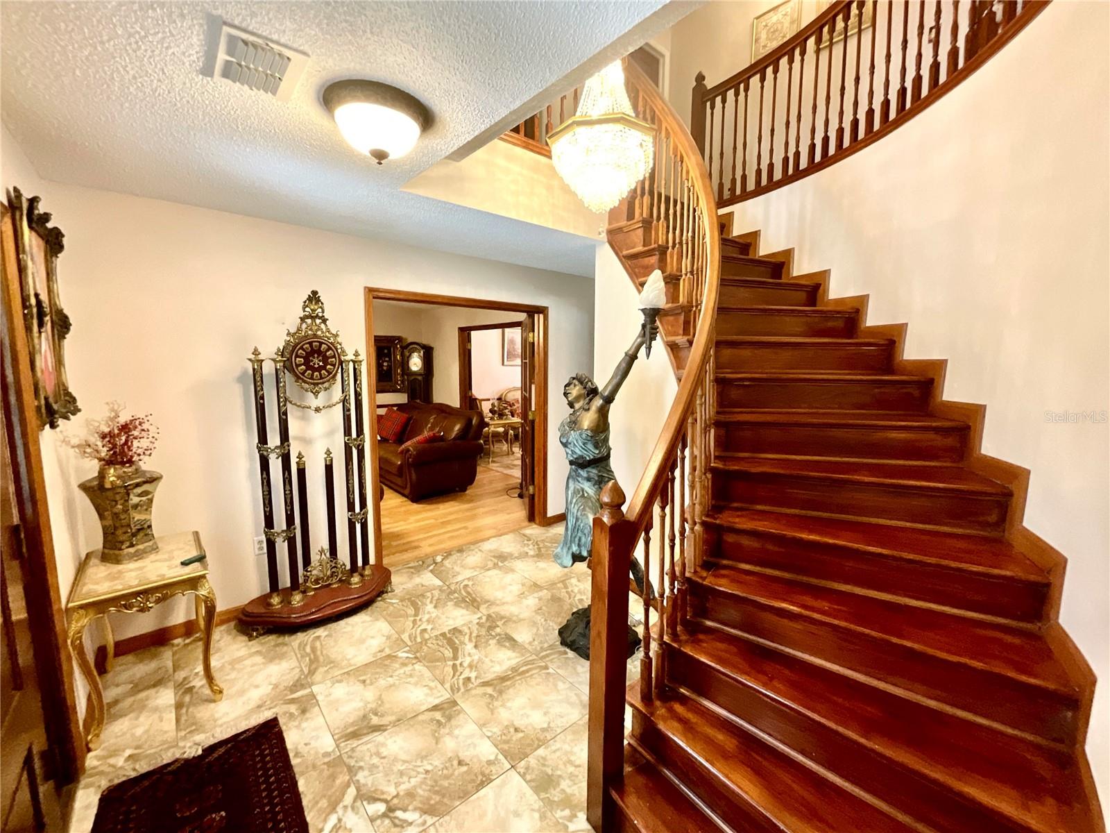 CRESCENT FOREST - Residential Lease