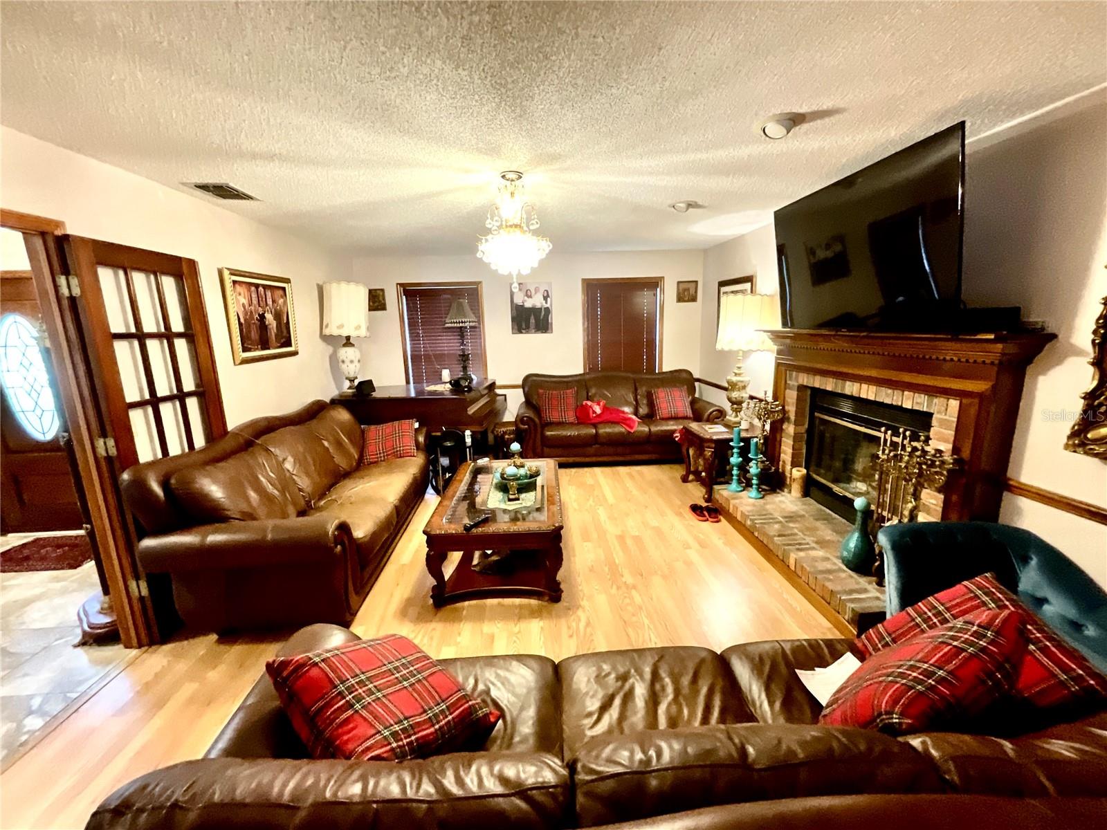 CRESCENT FOREST - Residential Lease