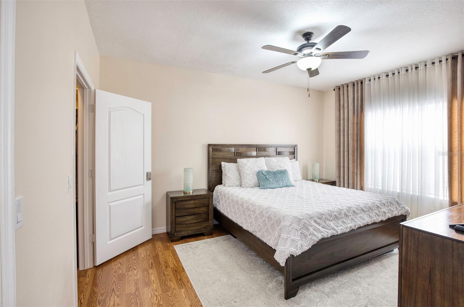 SUMMERGATE CONDO PH 01 5923/0662 - Residential