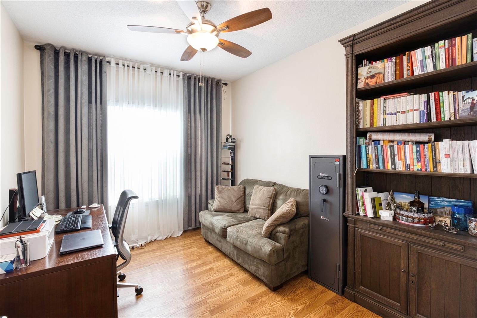 SUMMERGATE CONDO PH 01 5923/0662 - Residential