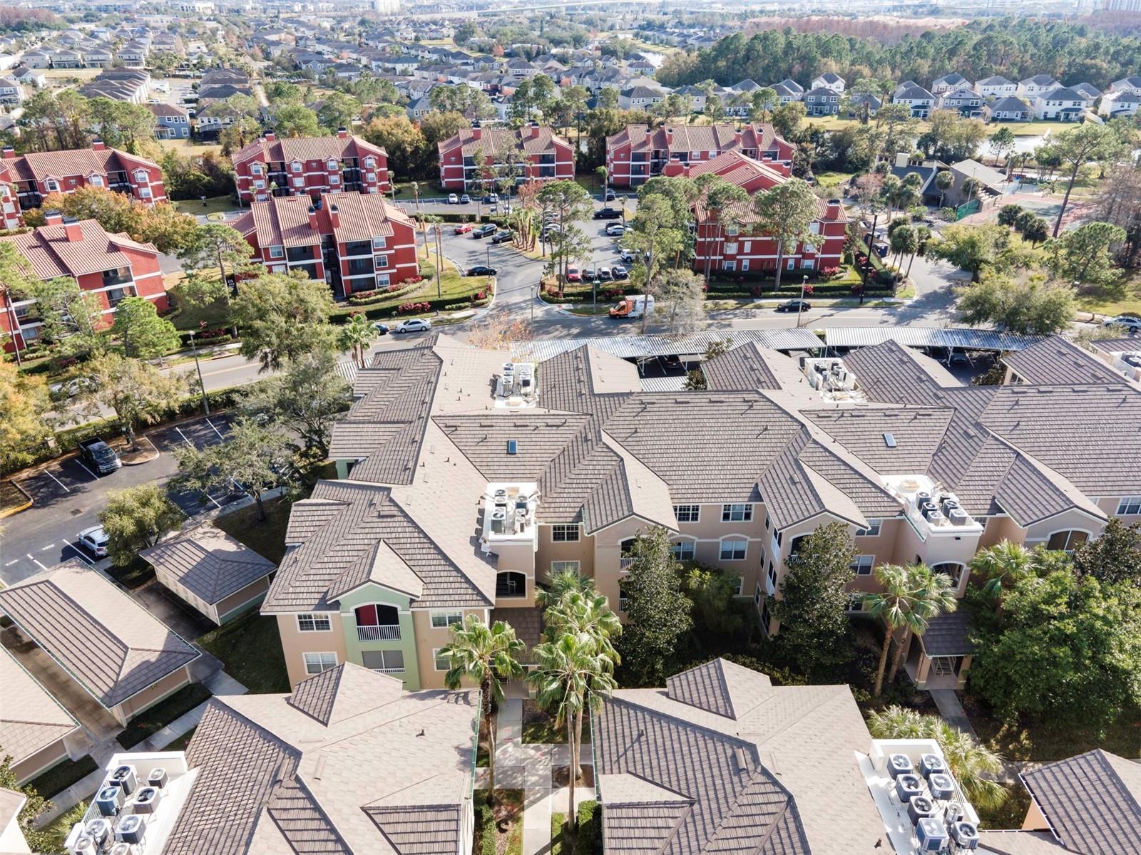 SUMMERGATE CONDO PH 01 5923/0662 - Residential