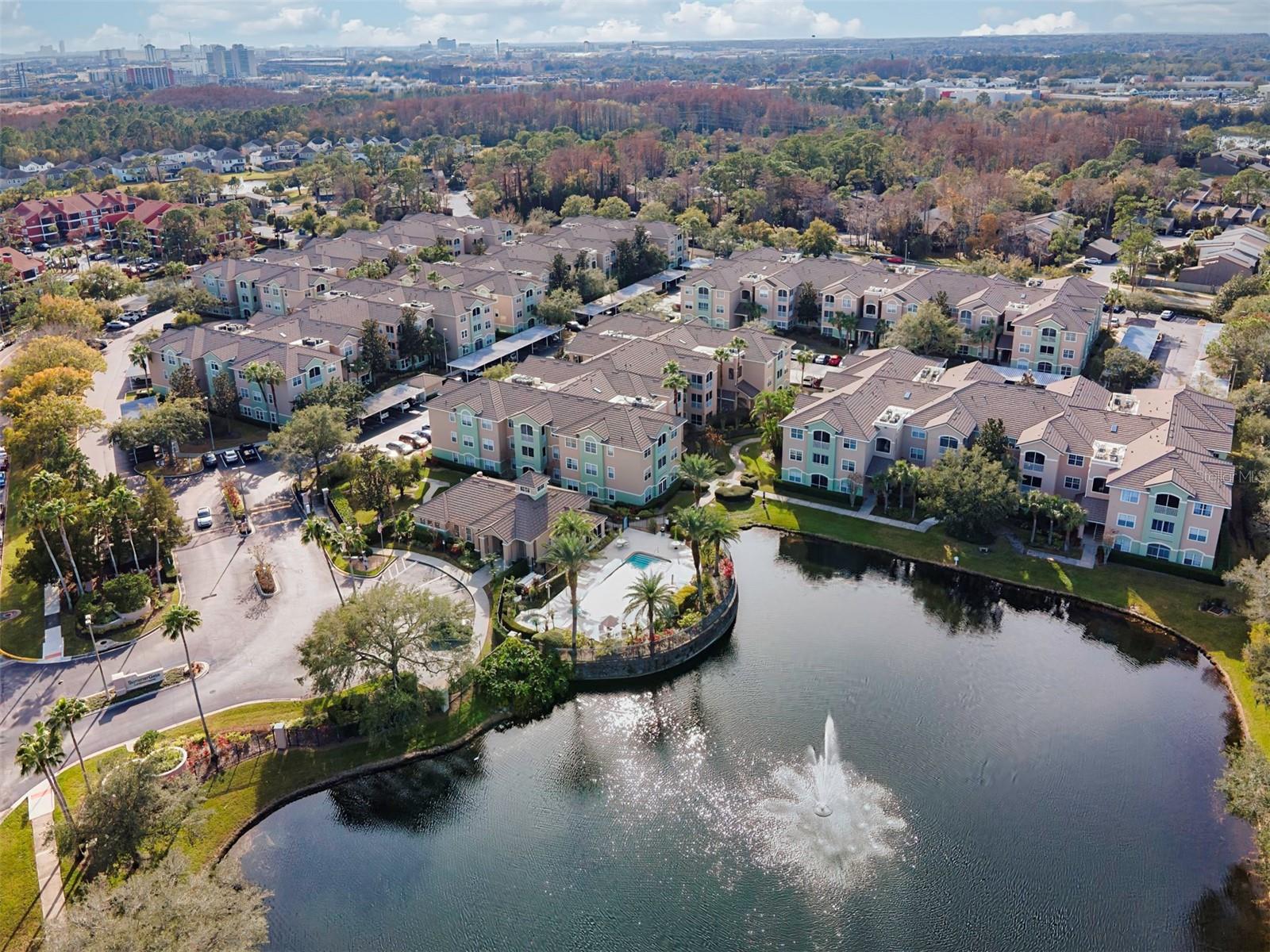 SUMMERGATE CONDO PH 01 5923/0662 - Residential