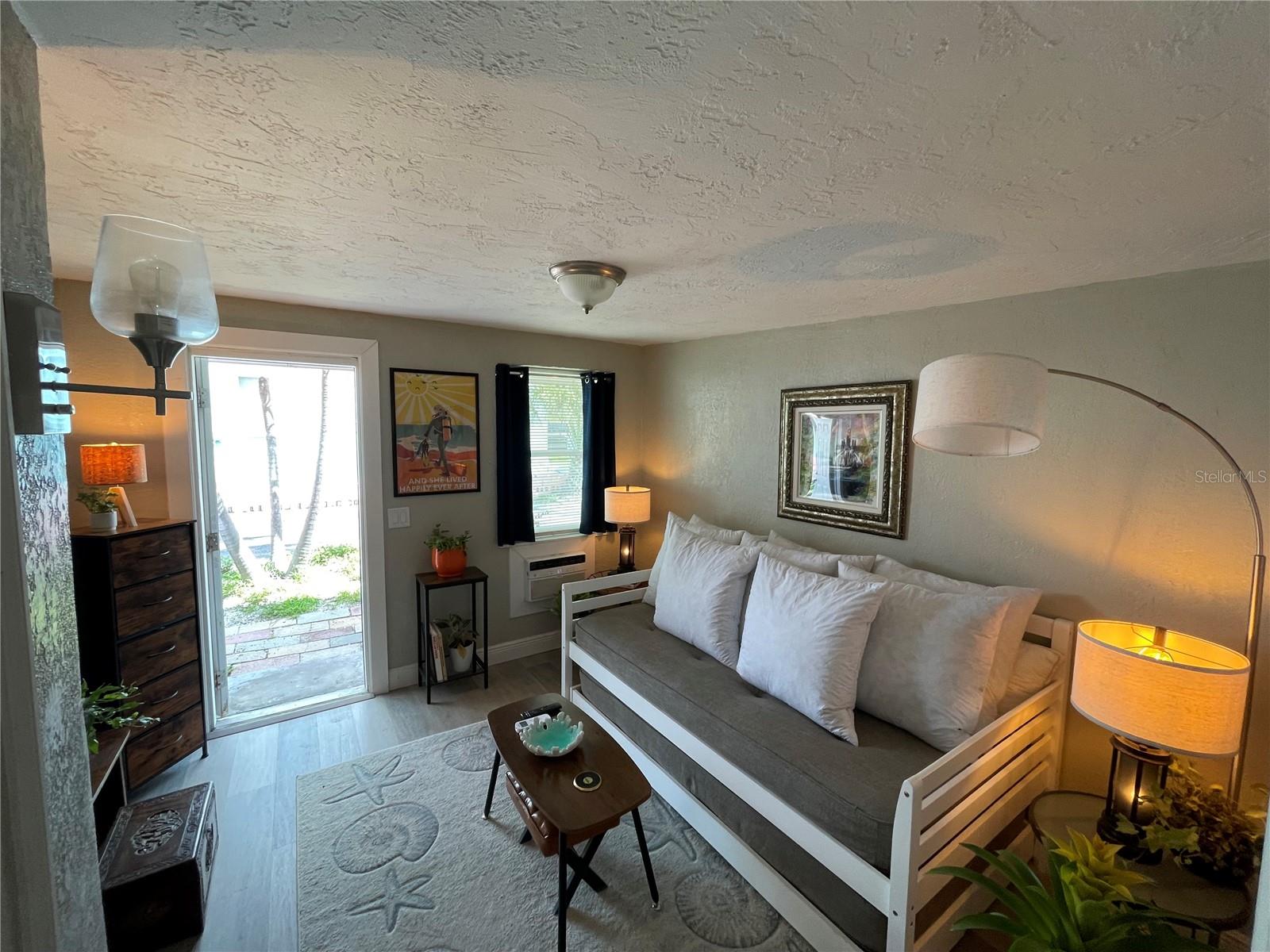 Cute studio on St. Pete Beach, Water, sewer, trash and electric all included.
$1400 monthly
$1400deposit
1 year lease $45 application fee/ adult
Read lease summary for a showing!
TEXT Mindy