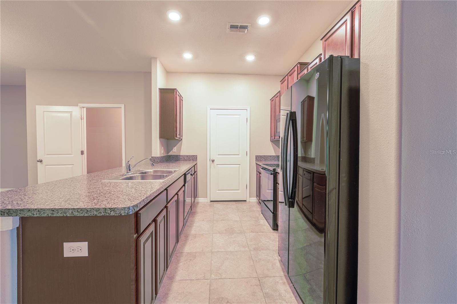 RIVERVIEW LAKES - Residential